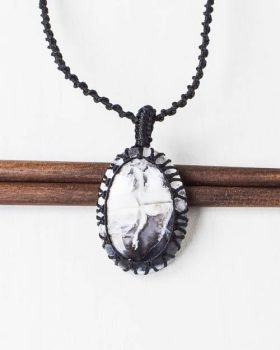 Colar Merlinite