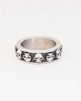 Anel de Aço Caveiras Invertidas
