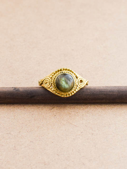 Anel Saya Labradorite