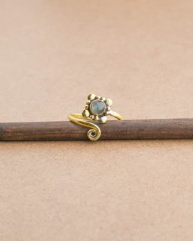 Anel feminino com pedra labradorite