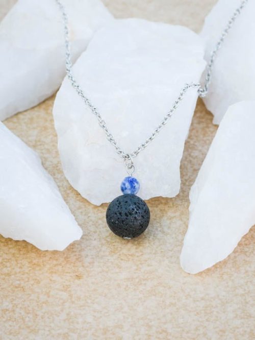 Colar pedra vulcânica e Sodalite