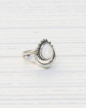 anel feminino de prata e pérola