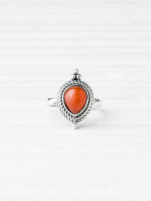 Anel feminino prata e Cornalina
