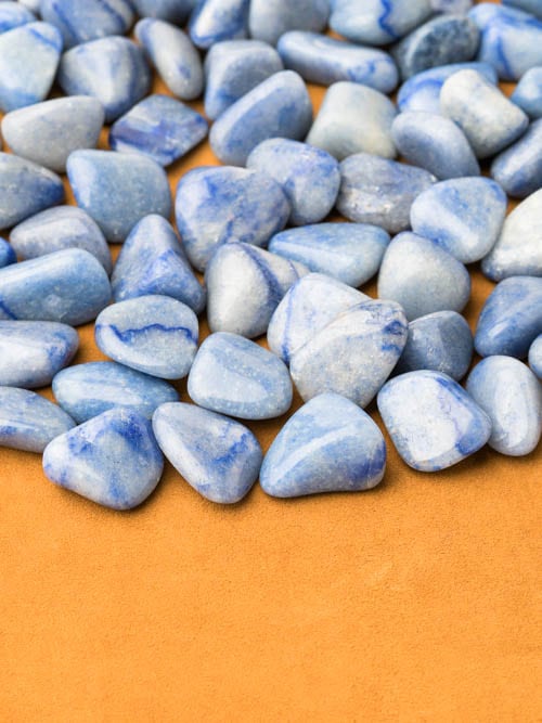 Quartzo Azul rolado de tamanho pequeno