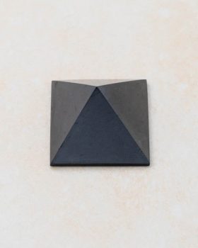 Pirâmide Shungite Natural