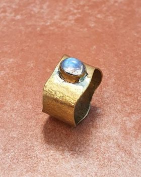 Anel feminino com pedra Labradorite