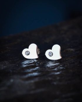 brincos coração com cristal