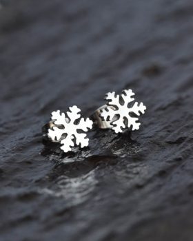 brincos pequenos floco neve