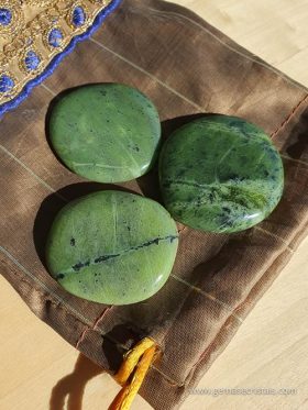 Jade propriedades e significado | Prana - Gemas e Cristais