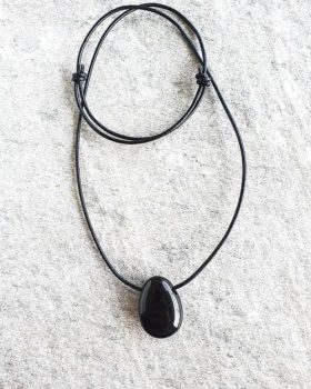 colar pedra obsidiana negra