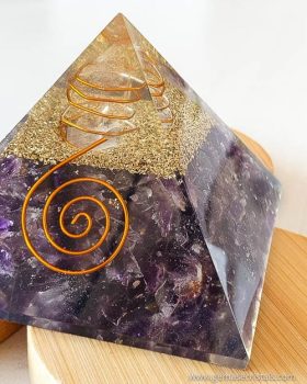 Pirâmide de Orgonite Ametista