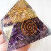 Pirâmide Orgonite Ametista