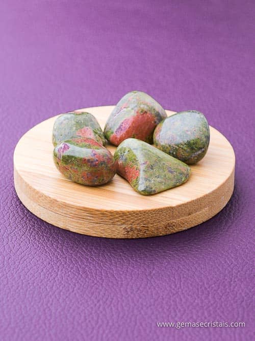 pedras de unakite