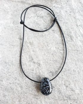 colar obsidiana floco de neve