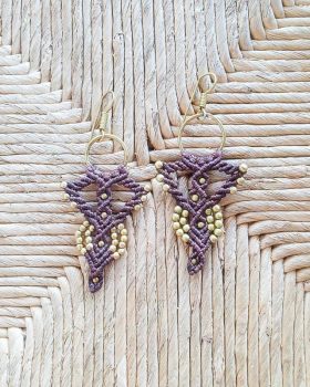 brincos de macrame castanhos