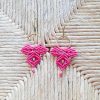 brincos de macrame rosa