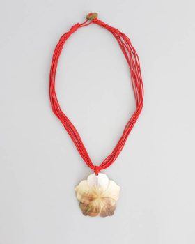 colar vermelho com madrepérola