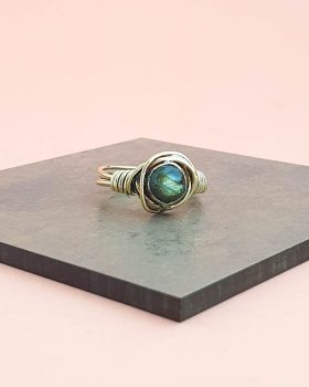 anel ninho cristal labradorite