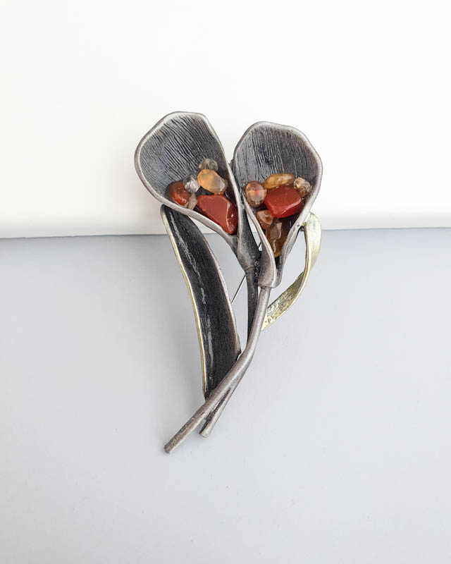pregadeira flor de cornalina