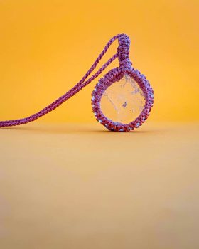 colar macrame cristal de quartzo