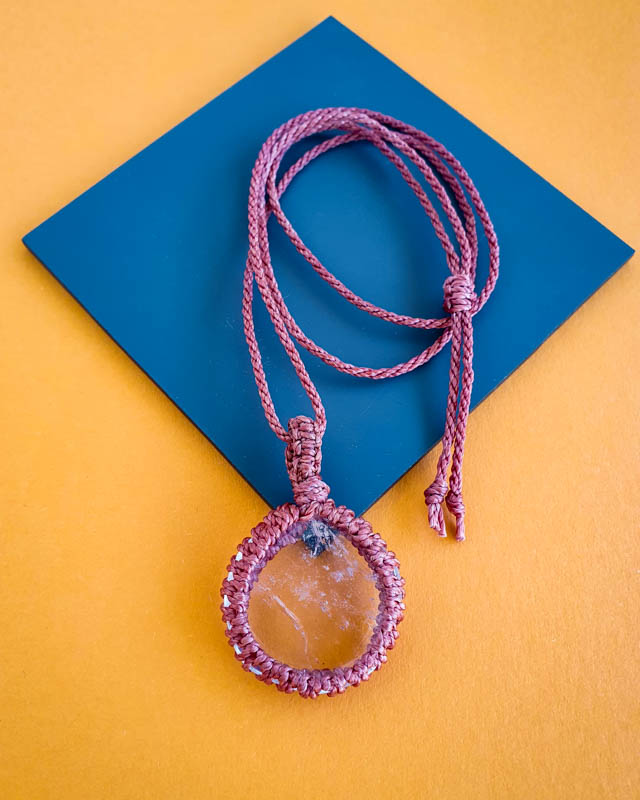 colar mara com quartzo natural