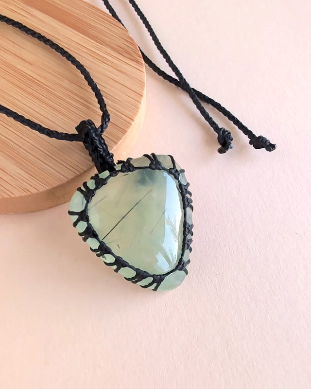 colar namaste prehnite