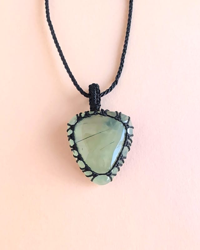 colar pedra prehnite