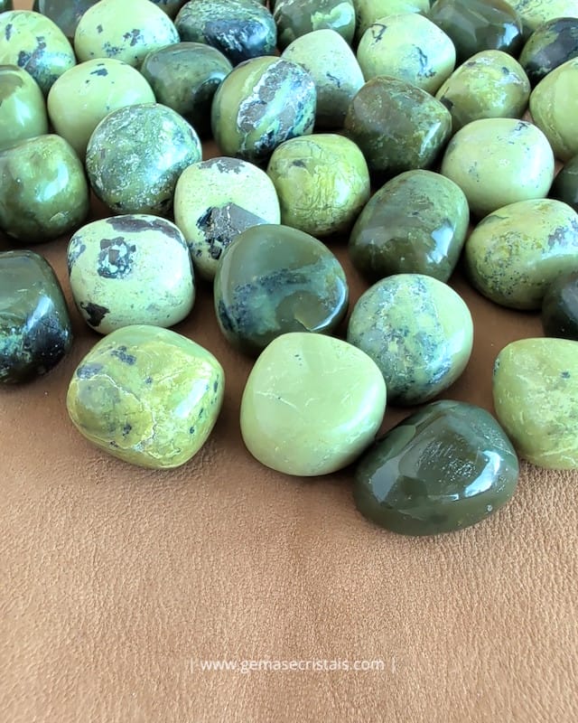 pedra serpentina rolada